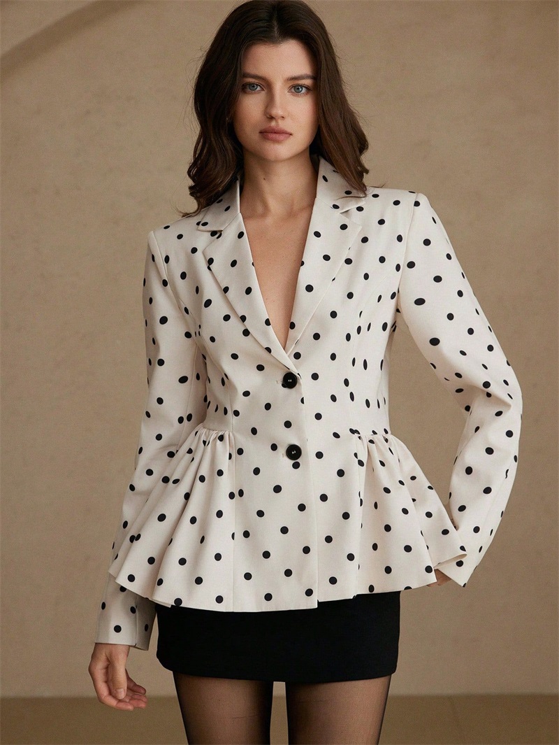 Women Formal Wear Black And White - Белый женский костюм с черными точками,