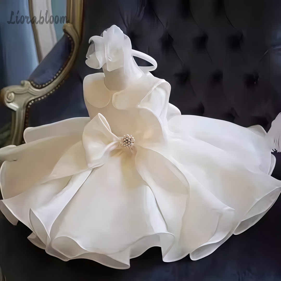 Women Formal Wear Dress - Белое платье с жемчужным декором для